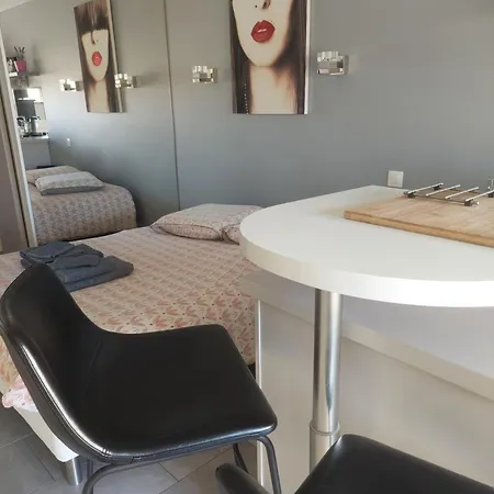 Apartment Heliopolis Naturiste *